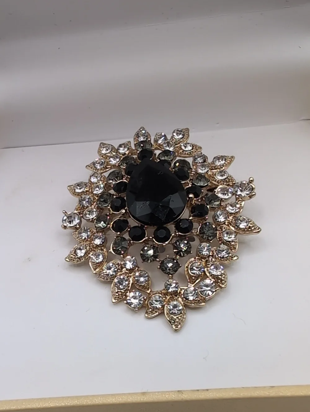 MACY'S Boxed Cluster Goldtone & Gray Black Rhinestone Brooch Pin NWT